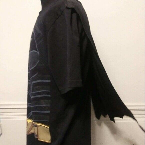 Batman The Dark Knight Trilogy T Shirt with Removal Cape Black Men Sz Large NWOT - Picture 8 of 9